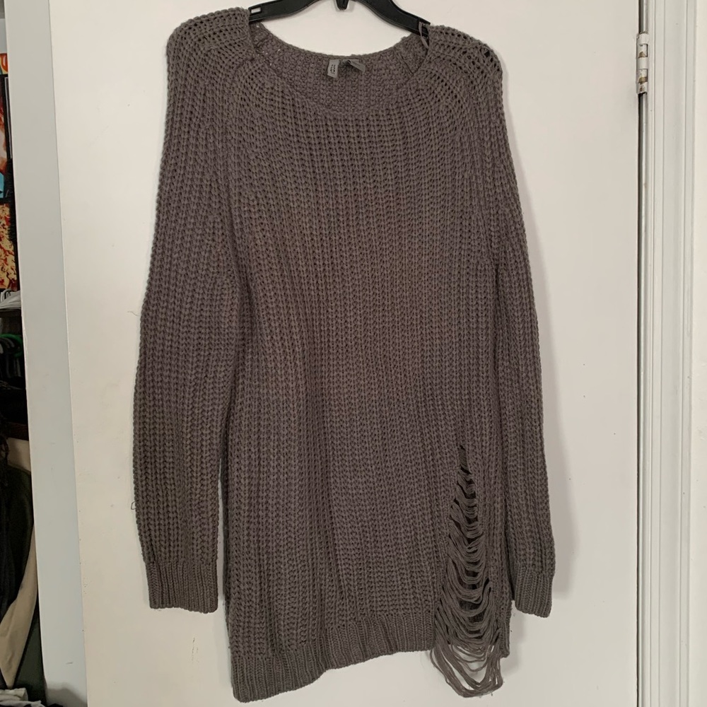 ⭐️Gray H&M Destroyed Look Sweater XS